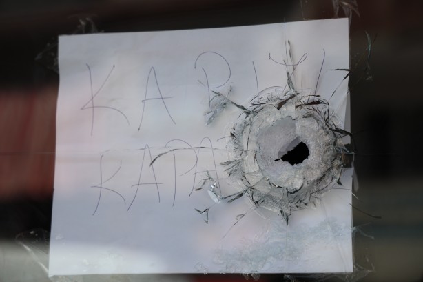 Foto - Adana'da kadın giyim mağazasına silahlı saldırı