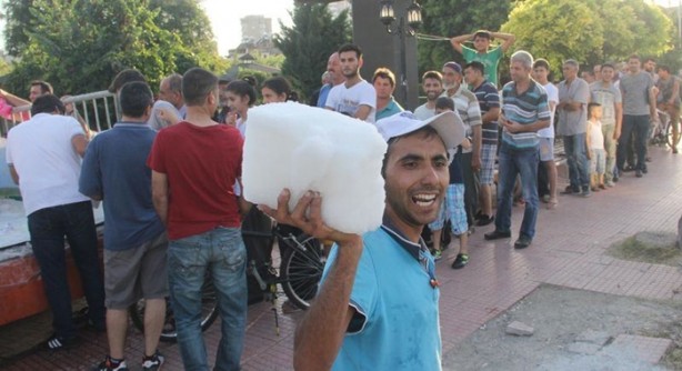 Foto - Adana'da kar kuyruğu!