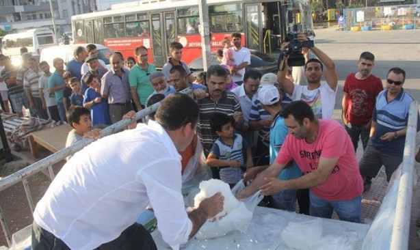 Foto - Adana'da kar kuyruğu!