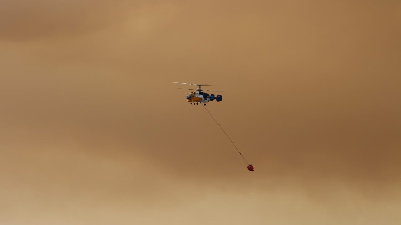 Adana'da orman yangını! Evler tahliye edildi, uçak ve helikopterler bölgede