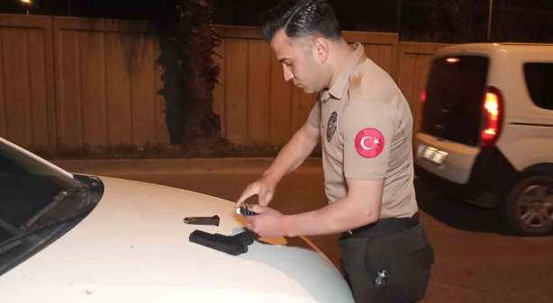 Foto - Adana’da polis ve bekçiler el bombasıyla eylem yapacak PKK’lı teröristi yakaladı