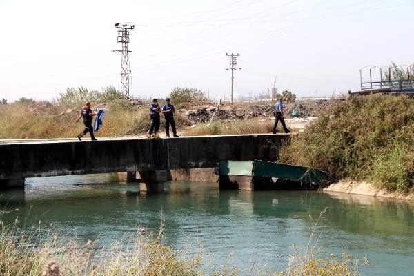Foto - Adana'da sulama kanalında bir erkeğe ait cansız beden bulundu