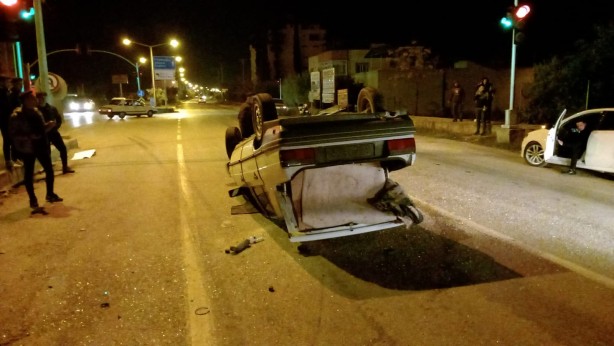 Foto - Adana'da takla atan aracın sürücüsü yaralandı