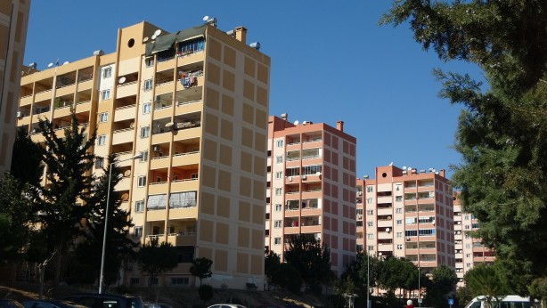 Adana'da TOKİ konutlarında bomba görüntüler