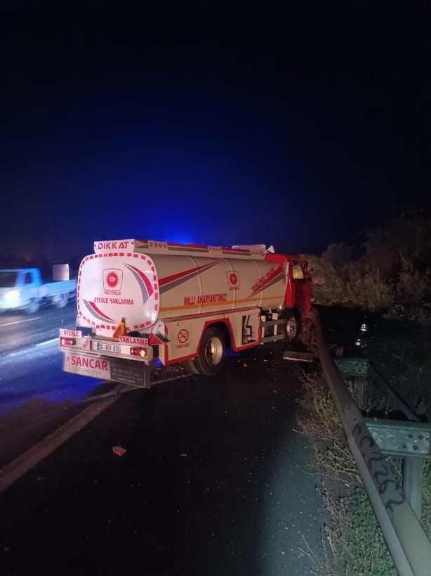 Foto - Adana'da trafik kazası: 1 ölü, 8 yaralı