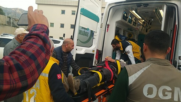 Foto - Adana'daki trafik kazası: 3 yaralı