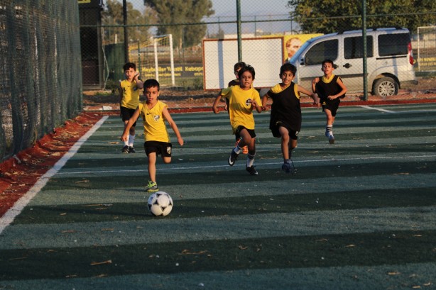 Foto - Adanalı iş adamı futbol takımı kurdu! Amacını duyanlar 'Helal olsun' diyor
