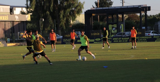 Foto - Adanalı iş adamı futbol takımı kurdu! Amacını duyanlar 'Helal olsun' diyor