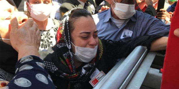 Foto - Adanalı şehidin cenazesinde yürek yakan anlar