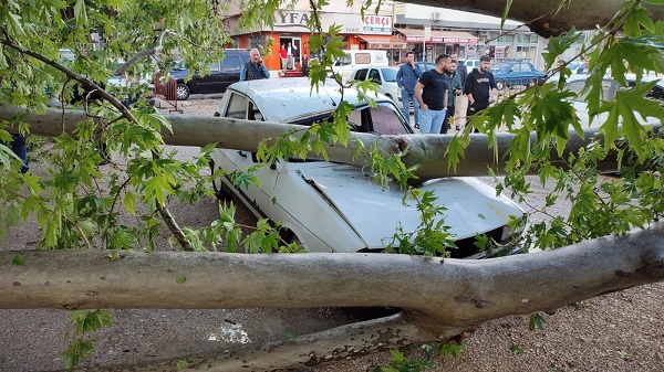 Adana'yı sağanak vurdu