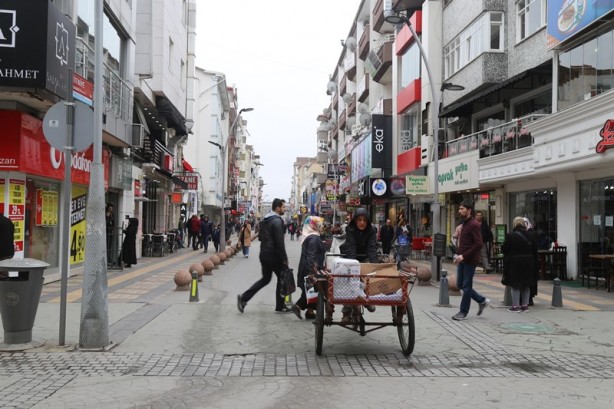 Foto - Adapazarı'nın simgesi Çark Caddesi'nden eşsiz görüntüler