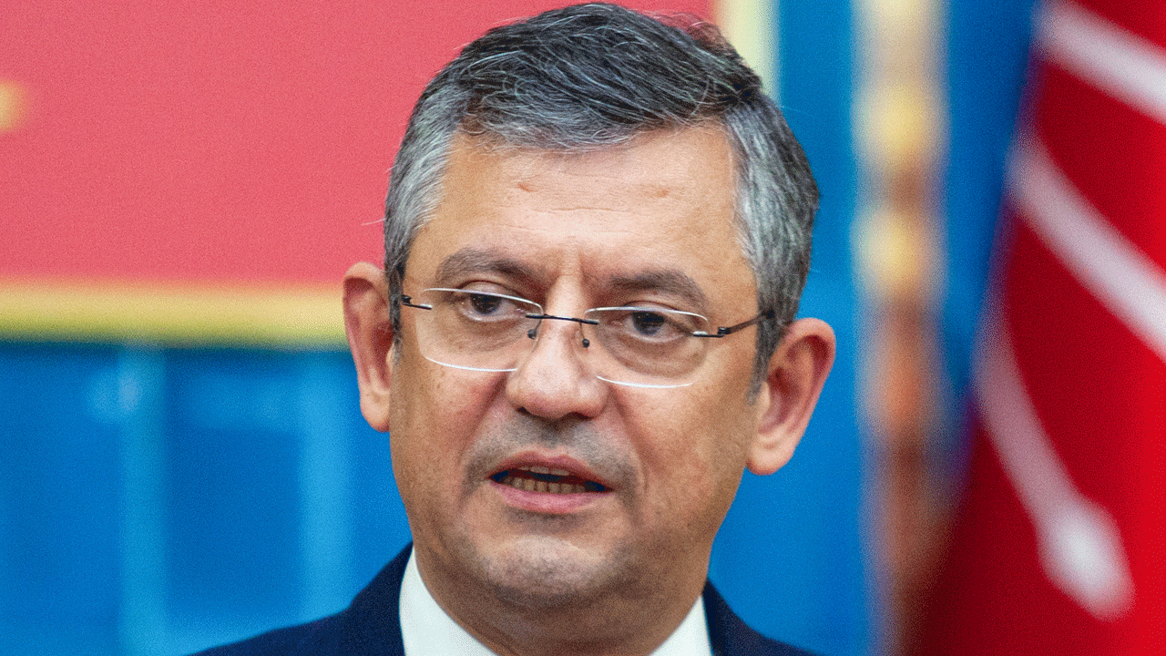 Foto - "Adayım" bile diyemeyen Özgür Özel'den seçim palavrası