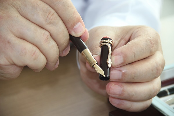 Foto - Adeta bir sanat eseri! Emekli hakim bakın neyi sır gibi saklıyor