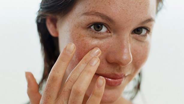 Adeta davetiye çıkarıyoruz Ellerini telefondan yüzüne götürenler dikkat