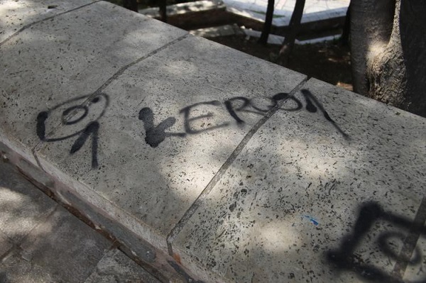 Foto - Adeta resim defterine döndü! 630 yıllık külliyeye büyük saygısızlık