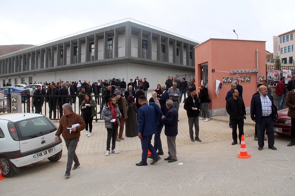 Foto - Adım atacak yer kalmadı | Cumhurbaşkanlığı seçimini aratmayan seçim