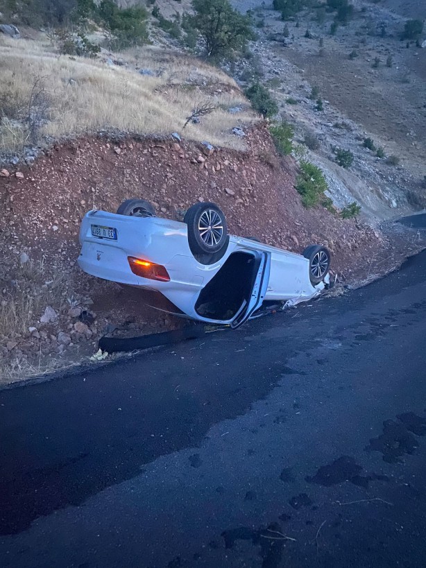 Foto - Adıyaman'da araç takla attı! 1’i bebek 6 yaralı