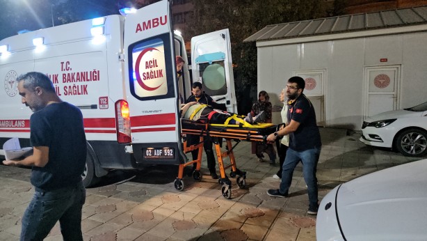 Foto - Adıyaman'da araç takla attı! 1’i bebek 6 yaralı