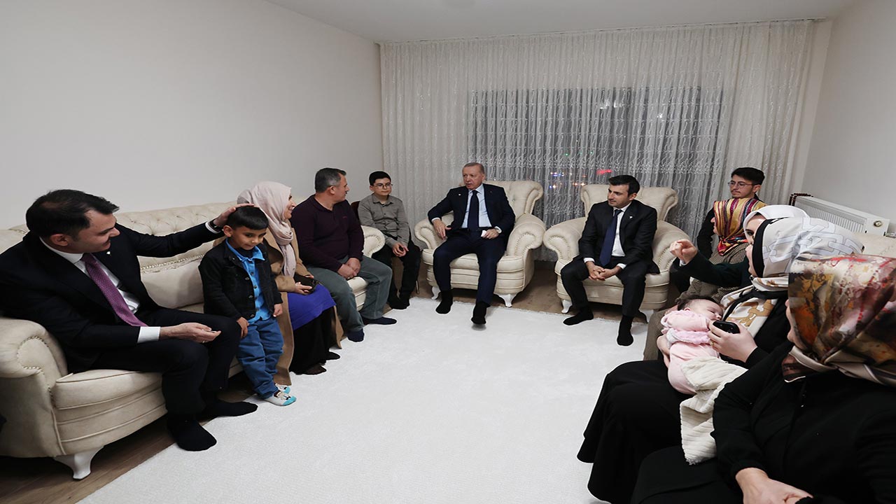 Adıyaman’da depremzedeler yeni yuvalarına kavuştu! Cumhurbaşkanı Erdoğan’a teşekkür ettiler