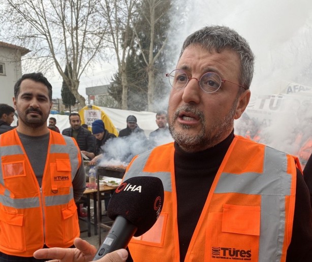 Foto - Adıyaman’da depremzedelere kebap dağıtıldı