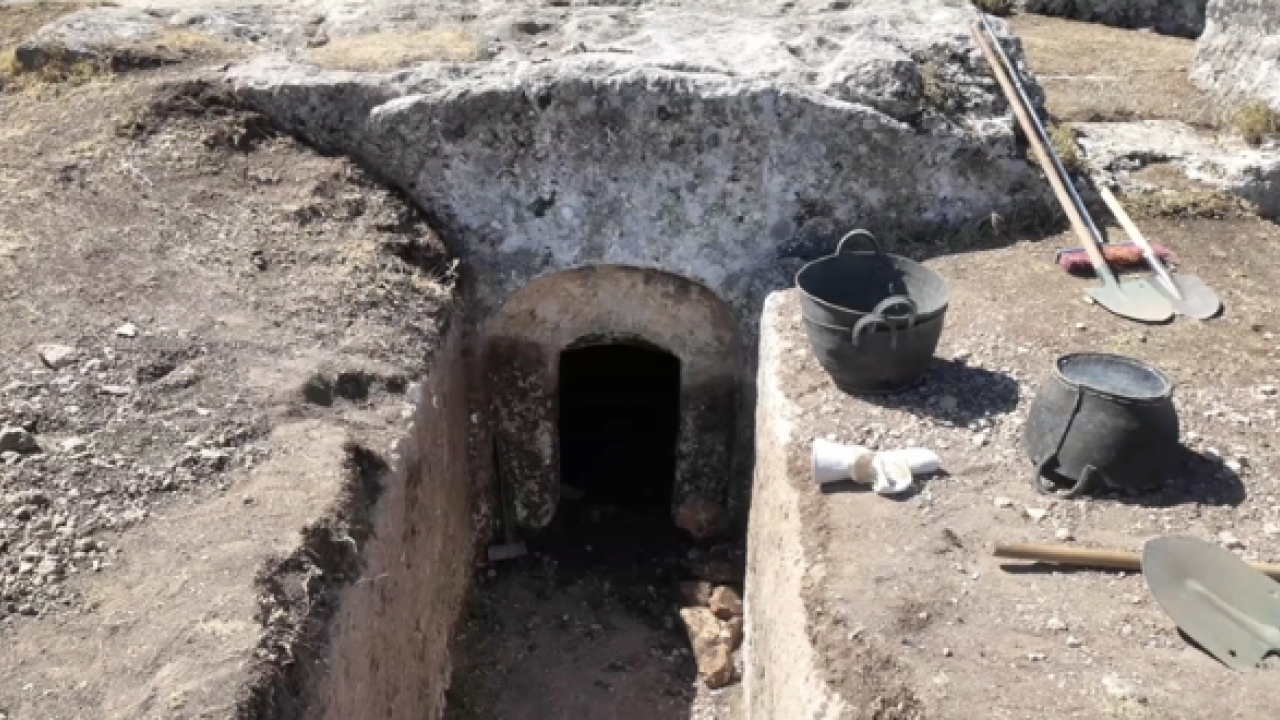 Adıyaman'da tarih fışkırdı! 1800 yıllık kubbeli mezarda 'ölümsüzlük' şifresi