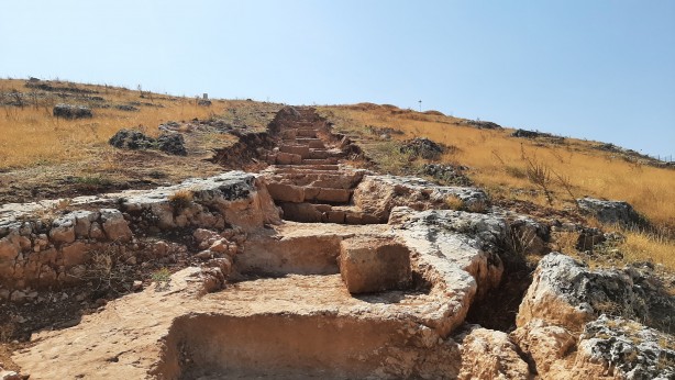 Foto - Adıyaman'da tarihi keşif! Ucu bucağı yok... Kazdıkça devamı geliyor