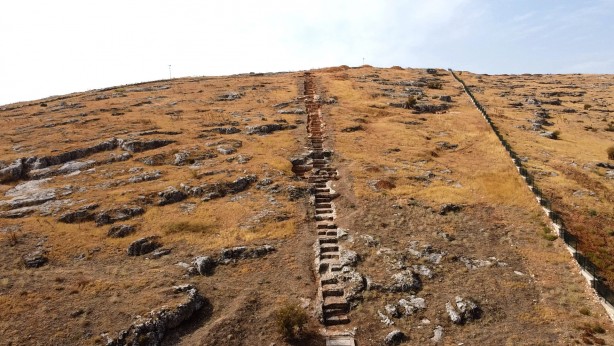 Foto - Adıyaman'da tarihi keşif! Ucu bucağı yok... Kazdıkça devamı geliyor