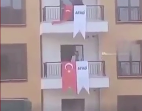 Foto - Adıyaman'daki deprem konutlarında Türk bayrağını yere attılar: Evlerini geri alın, yazıklar olsun