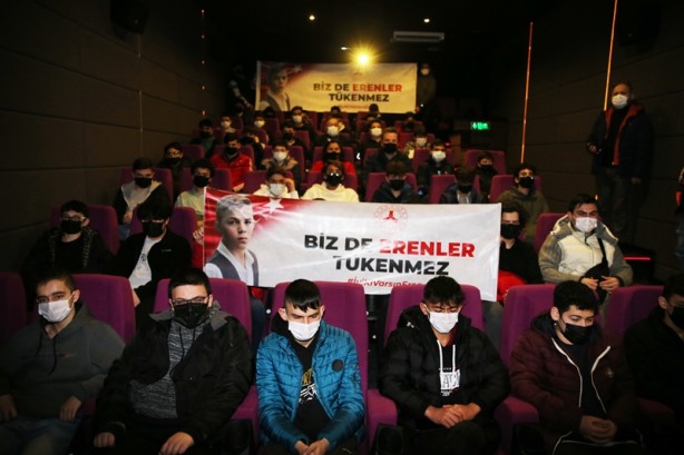 Adları "Eren" olan 45 liseli, "Kesişme; İyi ki Varsın Eren" filmini izledi
