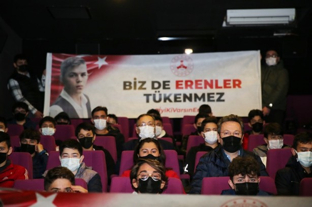 Foto - Adları "Eren" olan 45 liseli, "Kesişme; İyi ki Varsın Eren" filmini izledi