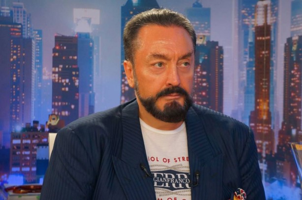 Adnan Oktar, cezaevinde yeni imaj yaptı! Son görüntüsü olay oldu! Gören  şaşıp kalıyor