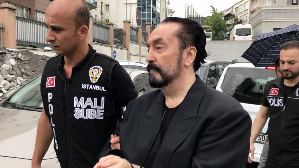 Foto - Adnan Oktar’ın hapishanedeki tek talimatı ortaya çıktı! "O şarkıyla paylaşın!" Şimdi de kafayı ona taktı