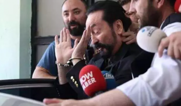 Foto - Adnan Oktar'ın şaşkına çeviren karanlık ağı! 9 kişilik Tapınak Şövalyeleri İstanbul’da