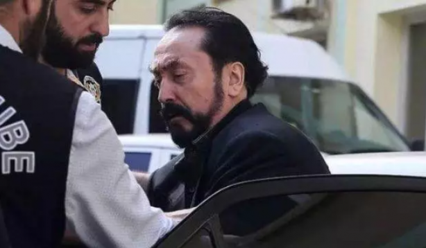 Foto - Adnan Oktar'ın şaşkına çeviren karanlık ağı! 9 kişilik Tapınak Şövalyeleri İstanbul’da
