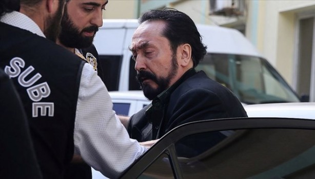 Foto - Adnan Oktar’la ilgili şaşkına çeviren iddia! Cezaevinde meğer bunu yapmış! Kokusu yakında çıkar 