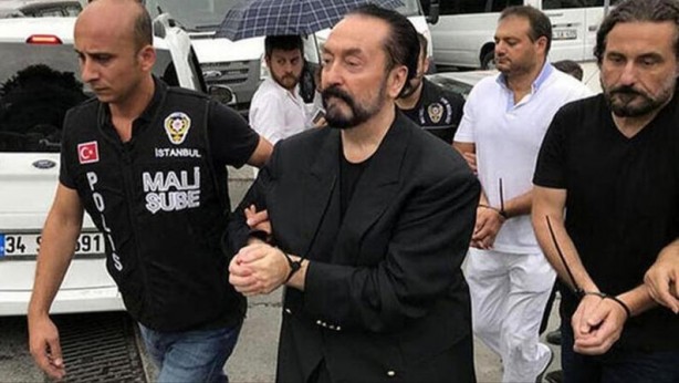 Foto - Adnan Oktar’la ilgili şaşkına çeviren iddia! Cezaevinde meğer bunu yapmış! Kokusu yakında çıkar 
