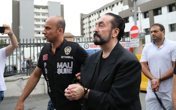 Foto - Adnan Oktar’la ilgili şaşkına çeviren iddia! Cezaevinde meğer bunu yapmış! Kokusu yakında çıkar 