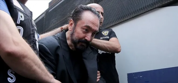 Foto - Adnan Oktar’la ilgili Türkiye’yi ayağa kaldıracak iddia: Cezaevinde bunu yapıyormuş! Gerçekten mide bulandırıcı