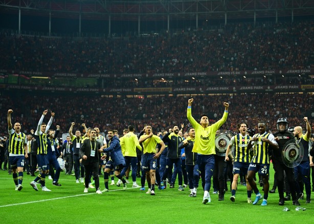 Foto - Adnan Polat’tan Galatasaraylıları ayağa kaldıran Fenerbahçe çıkışı!