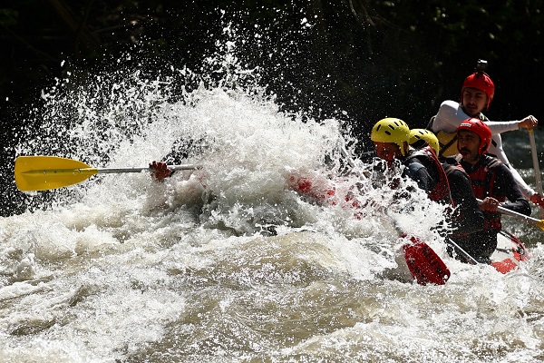 Adrenalin tutkunlarının rotası Melen Çayı