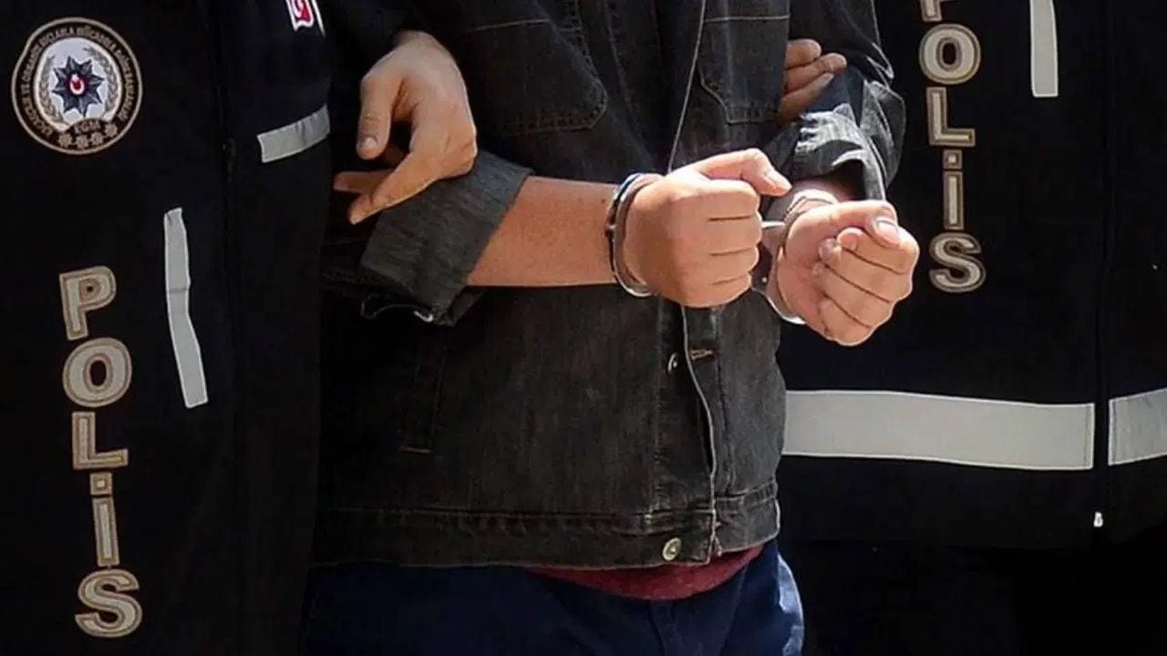 Foto - Adresleri deşifre oldu! Emniyet ve İstihbarat, eş zamanlı operasyonla feleklerini şaşırttı