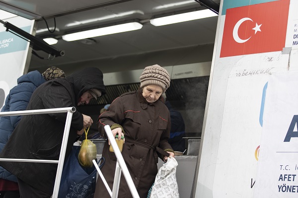 Foto - AFAD gönüllerde taht kurdu! Ukraynalılar, Türklerin yolunu gözlüyor