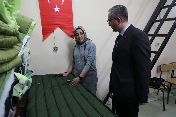 Foto - Afet bölgesi için uyku tulumu seferberliği