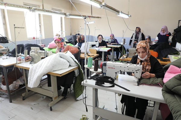 Foto - Afet bölgesi için uyku tulumu seferberliği