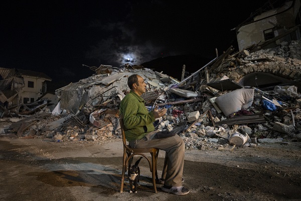 Foto - Afet bölgesinde hüzünlü gece