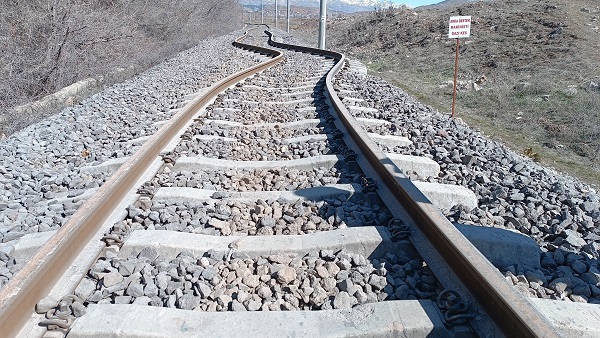 Foto - Afet bölgesine 60 bin ton sevk edildi