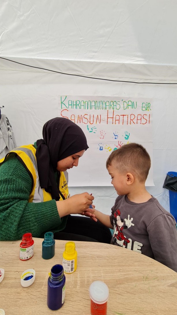 Foto - Afetzede çocuklara 125 bin oyuncak