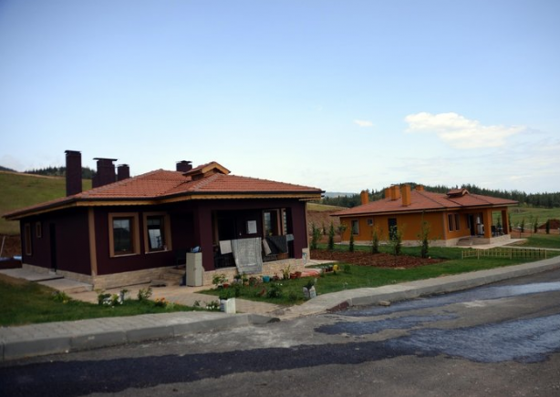 Foto - Afetzedeler evlerine 45 günde kavuştular! Çamaşır mandalı dahi verdiler