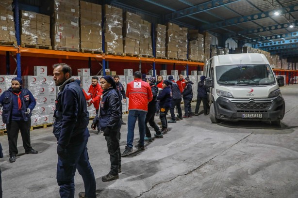 Foto - Afetzedelerin sessiz kahramanları: İzciler