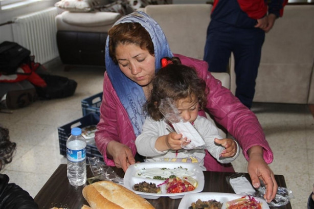 Foto - Afgan göçmenlere Mehmetçik'ten yardım eli